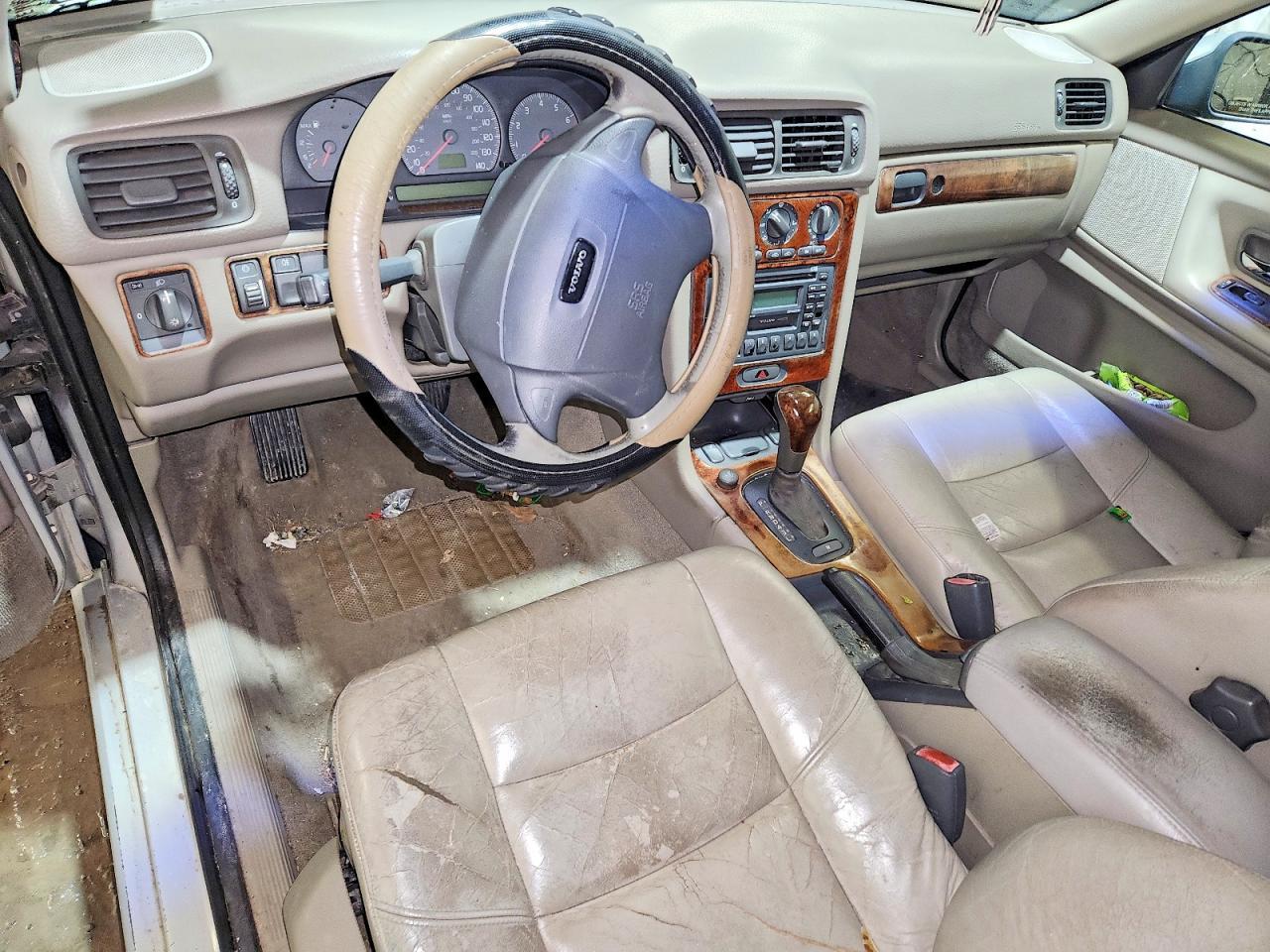 2000 VOLVO S70