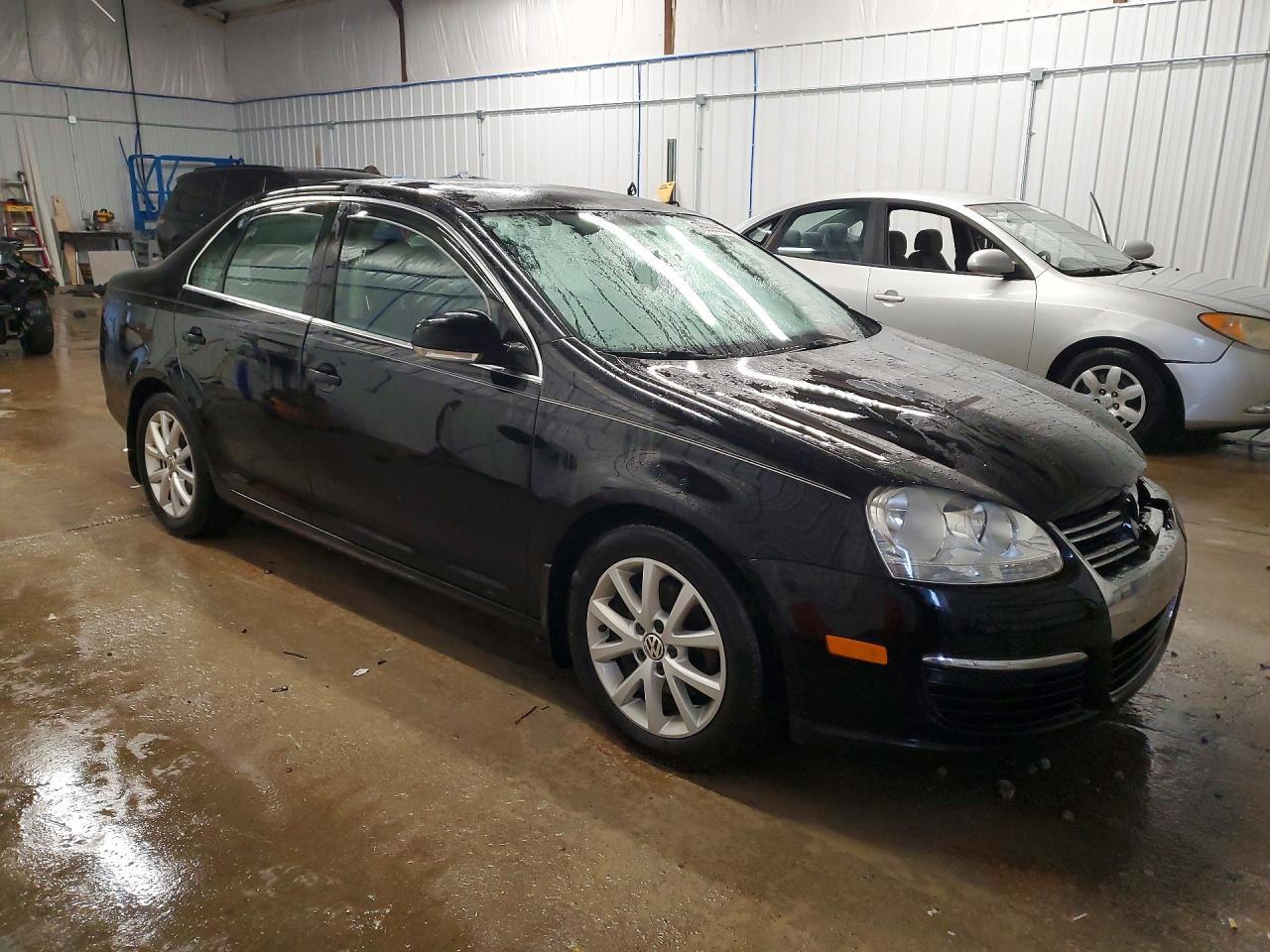 2010 VOLKSWAGEN JETTA