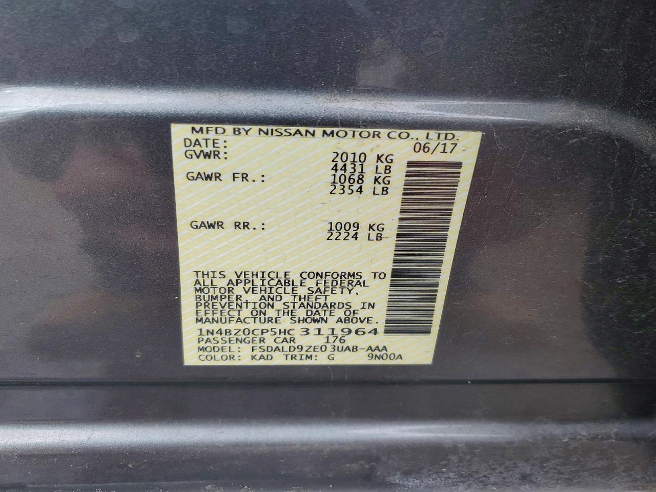 2017 NISSAN LEAF