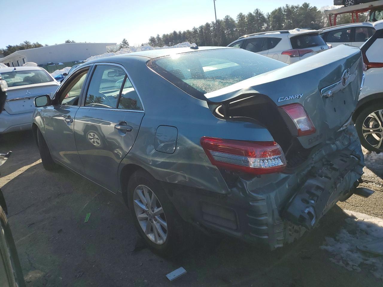 2011 TOYOTA CAMRY