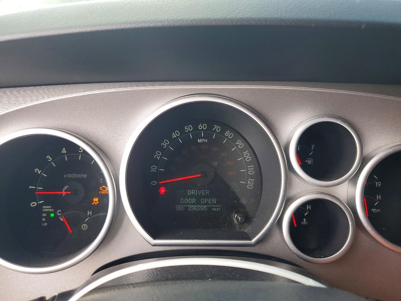 2011 TOYOTA Sequoia