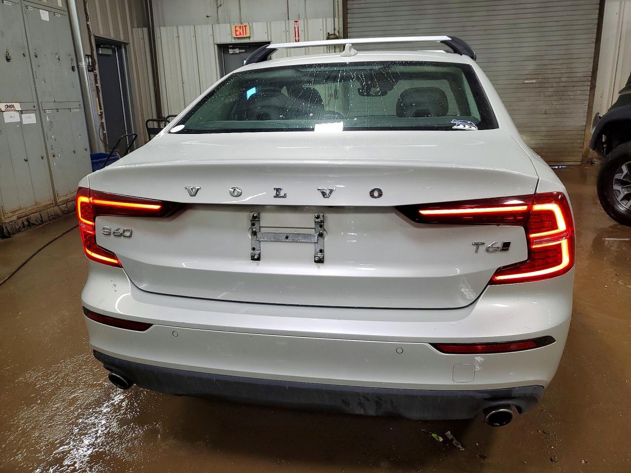 2019 VOLVO S60