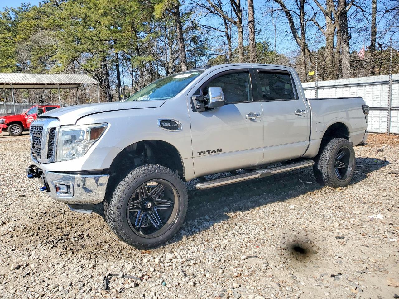 2017 NISSAN Titan