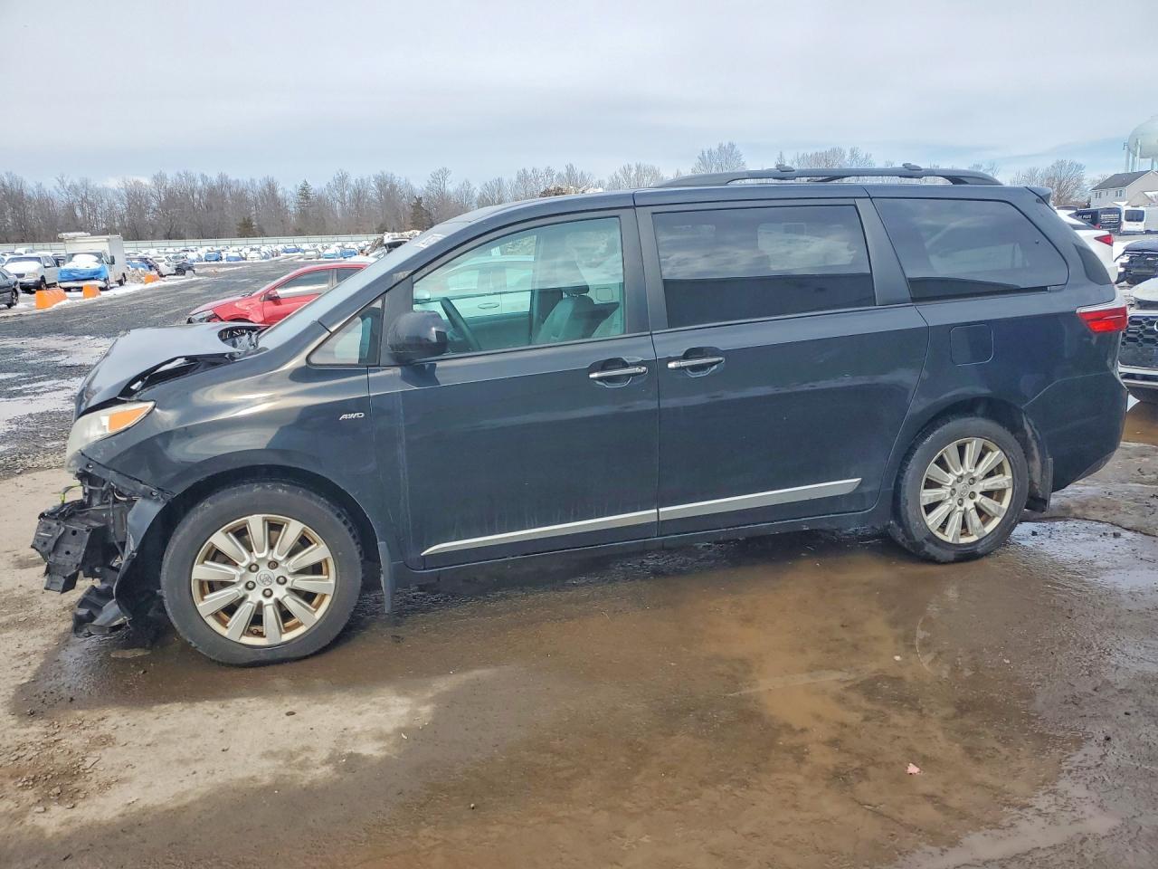 2017 TOYOTA SIENNA