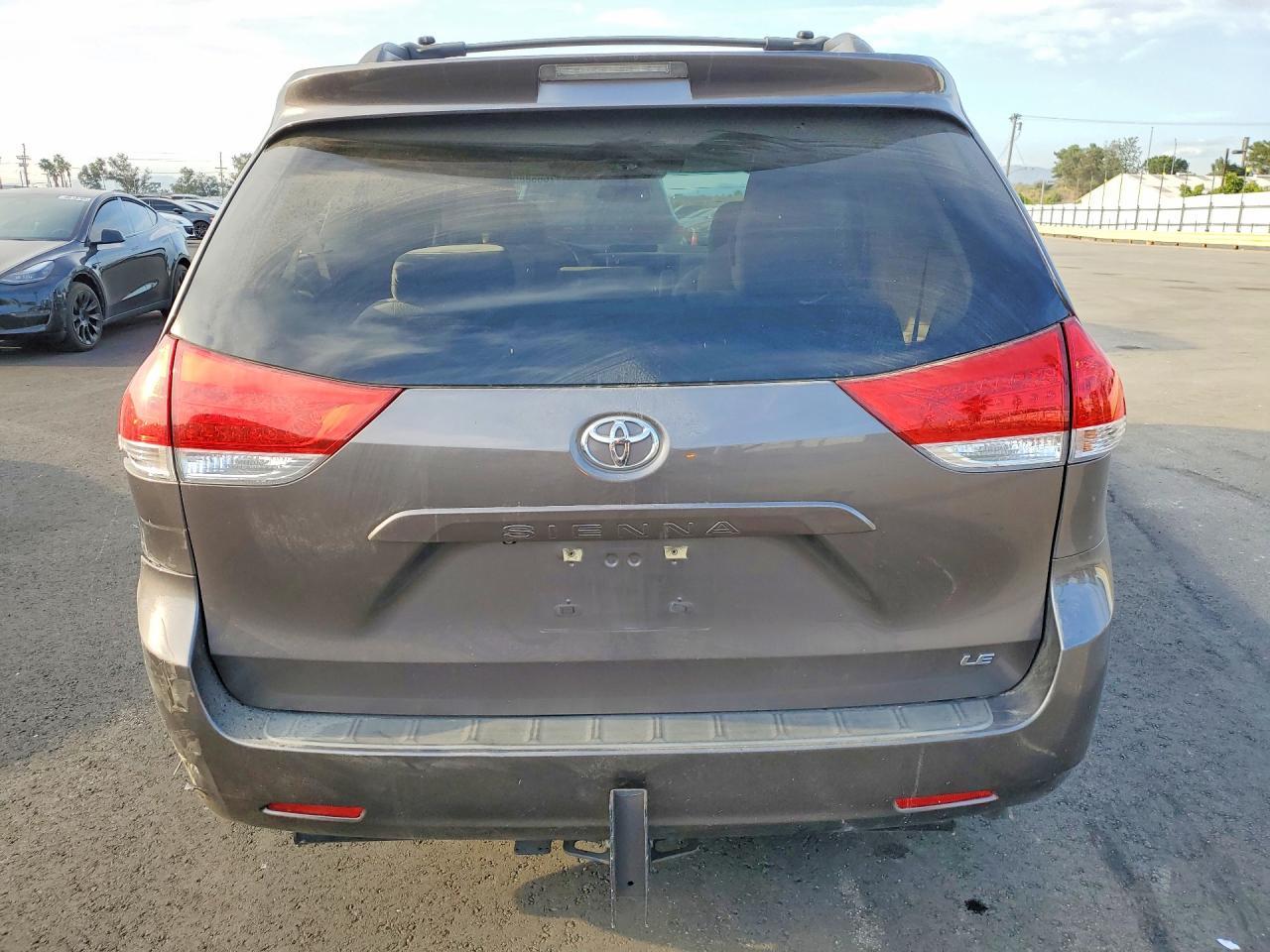 2013 TOYOTA SIENNA