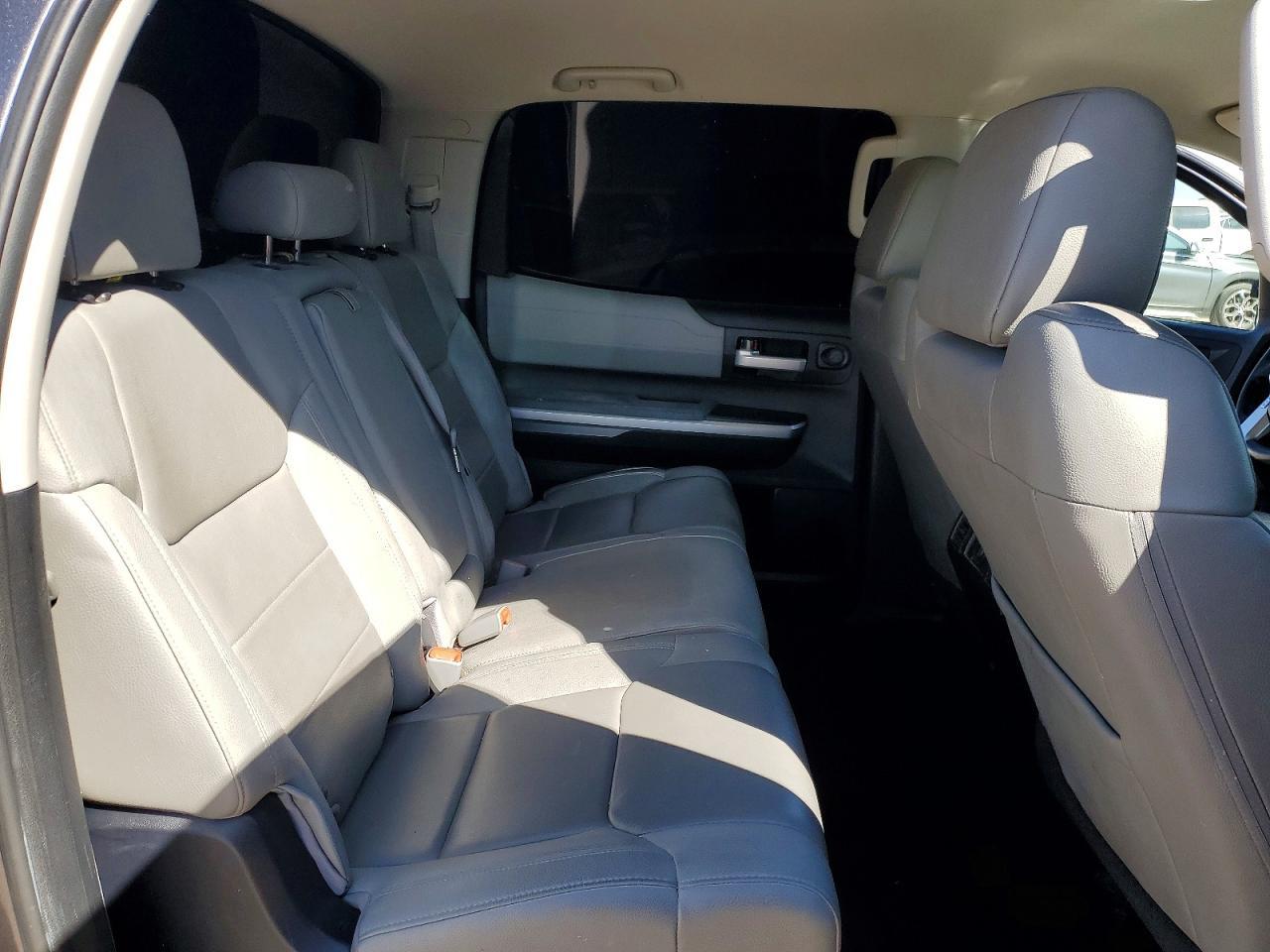 2017 TOYOTA TUNDRA