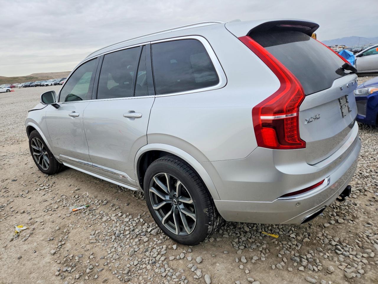 2017 VOLVO XC90