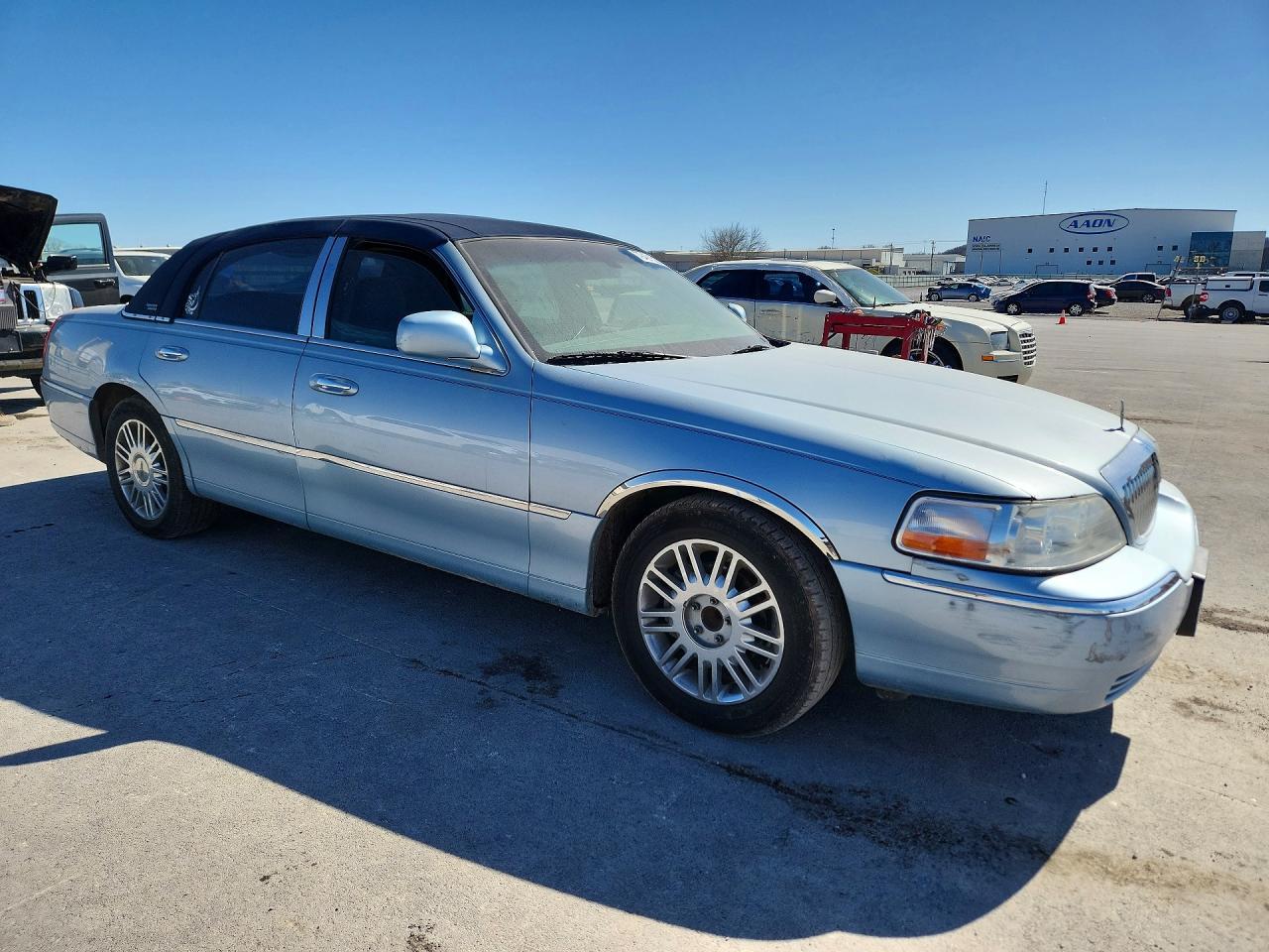 2008 LINCOLN Town Car