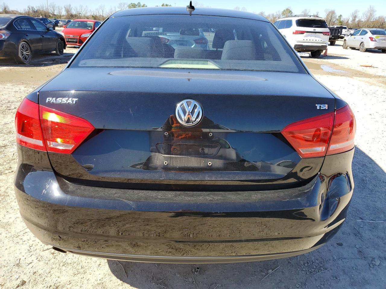 2015 VOLKSWAGEN Passat