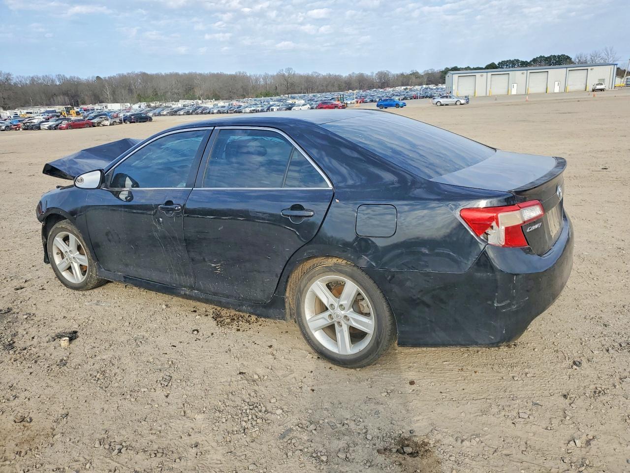 2014 TOYOTA CAMRY
