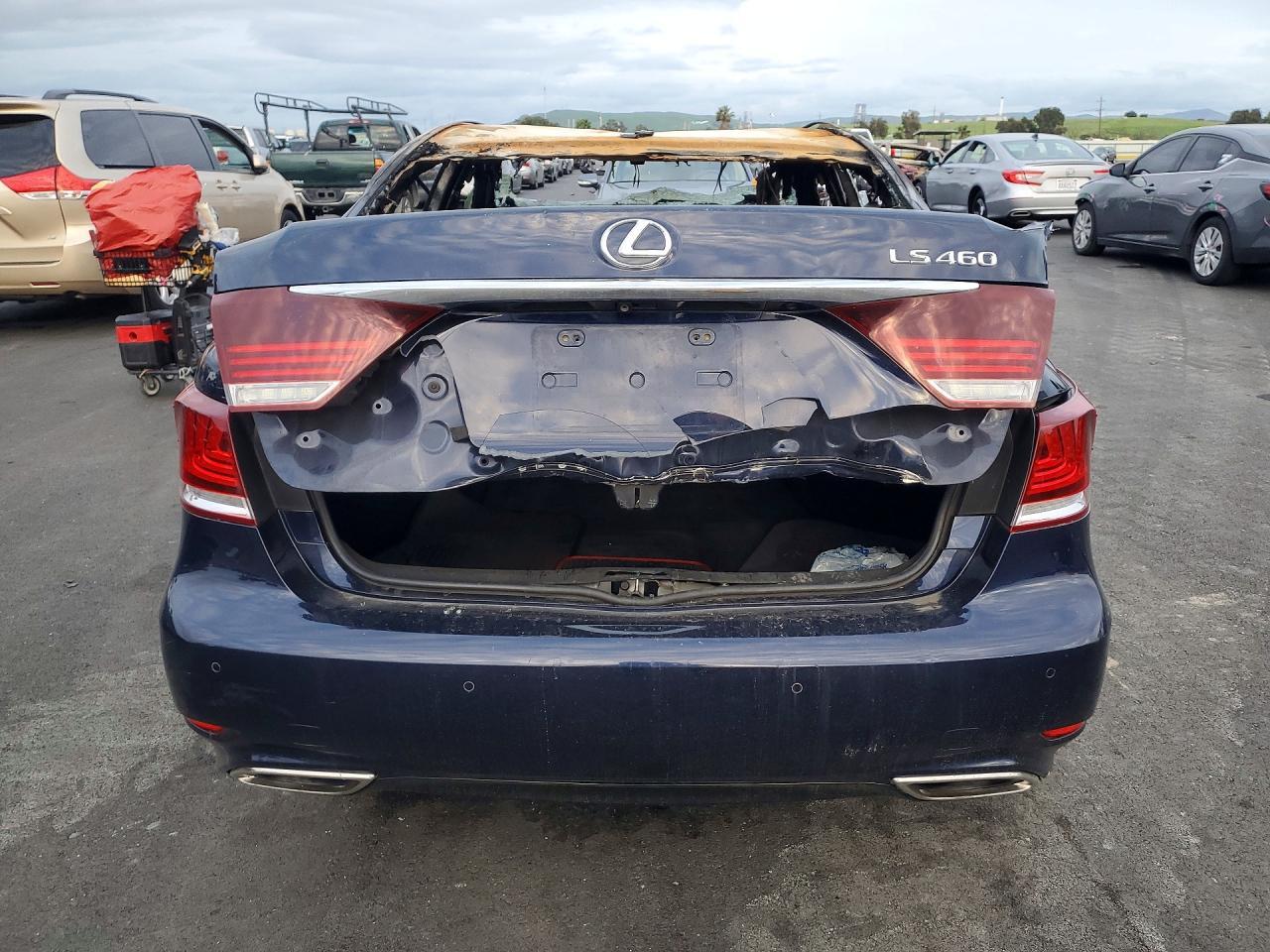 2013 LEXUS LS 460