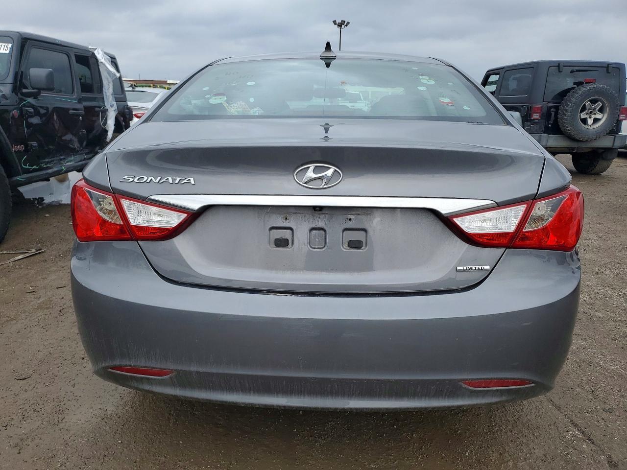 2011 HYUNDAI SONATA