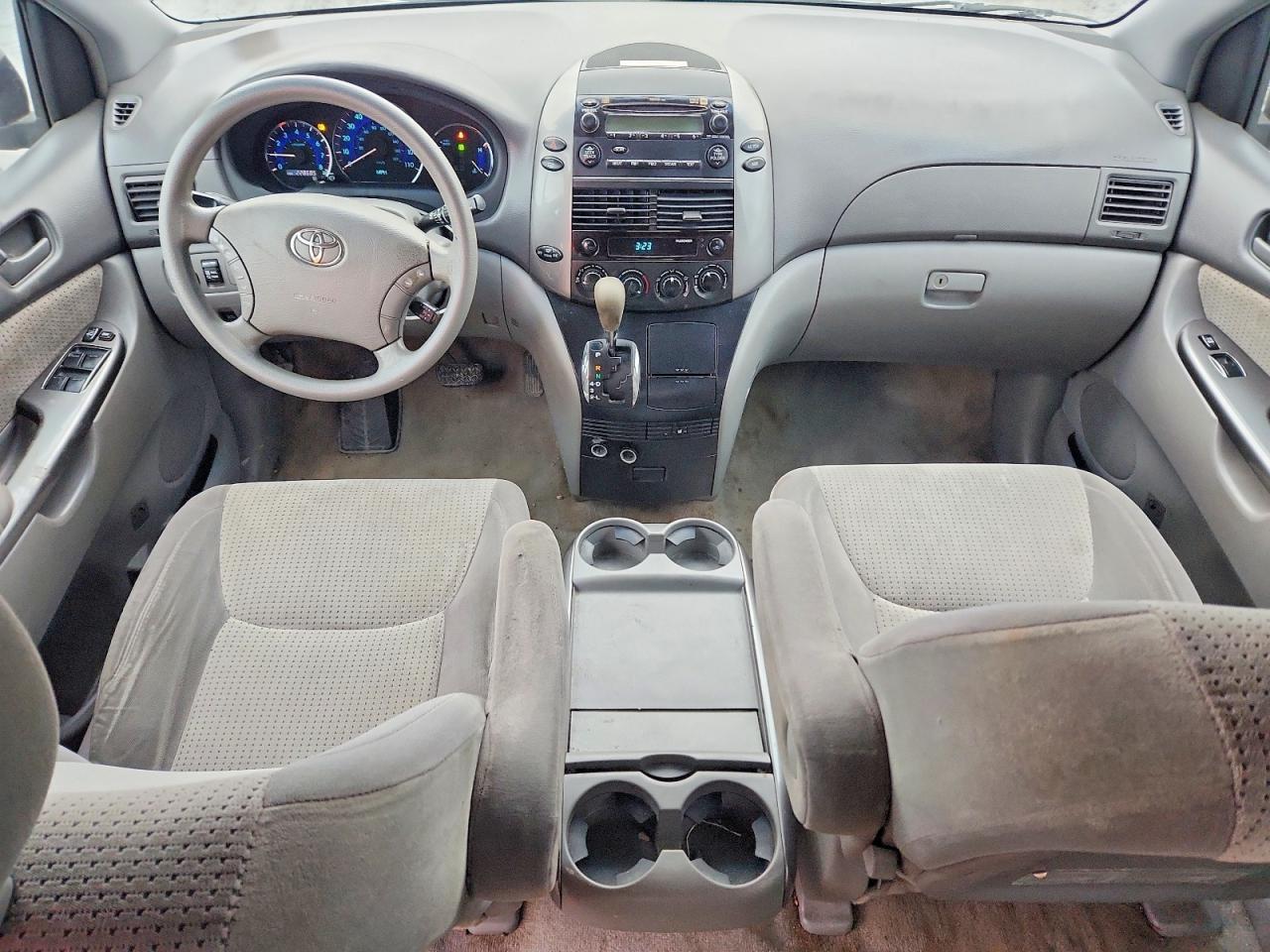2009 TOYOTA SIENNA