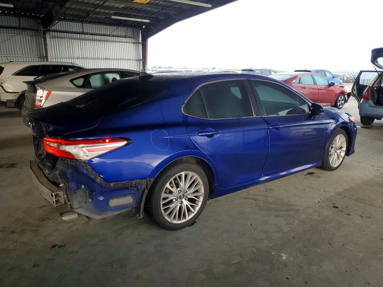 2018 TOYOTA CAMRY