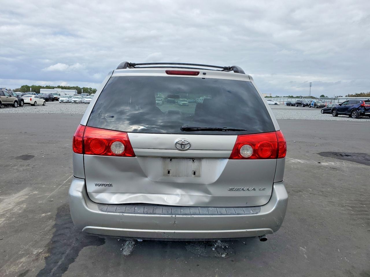 2009 TOYOTA SIENNA