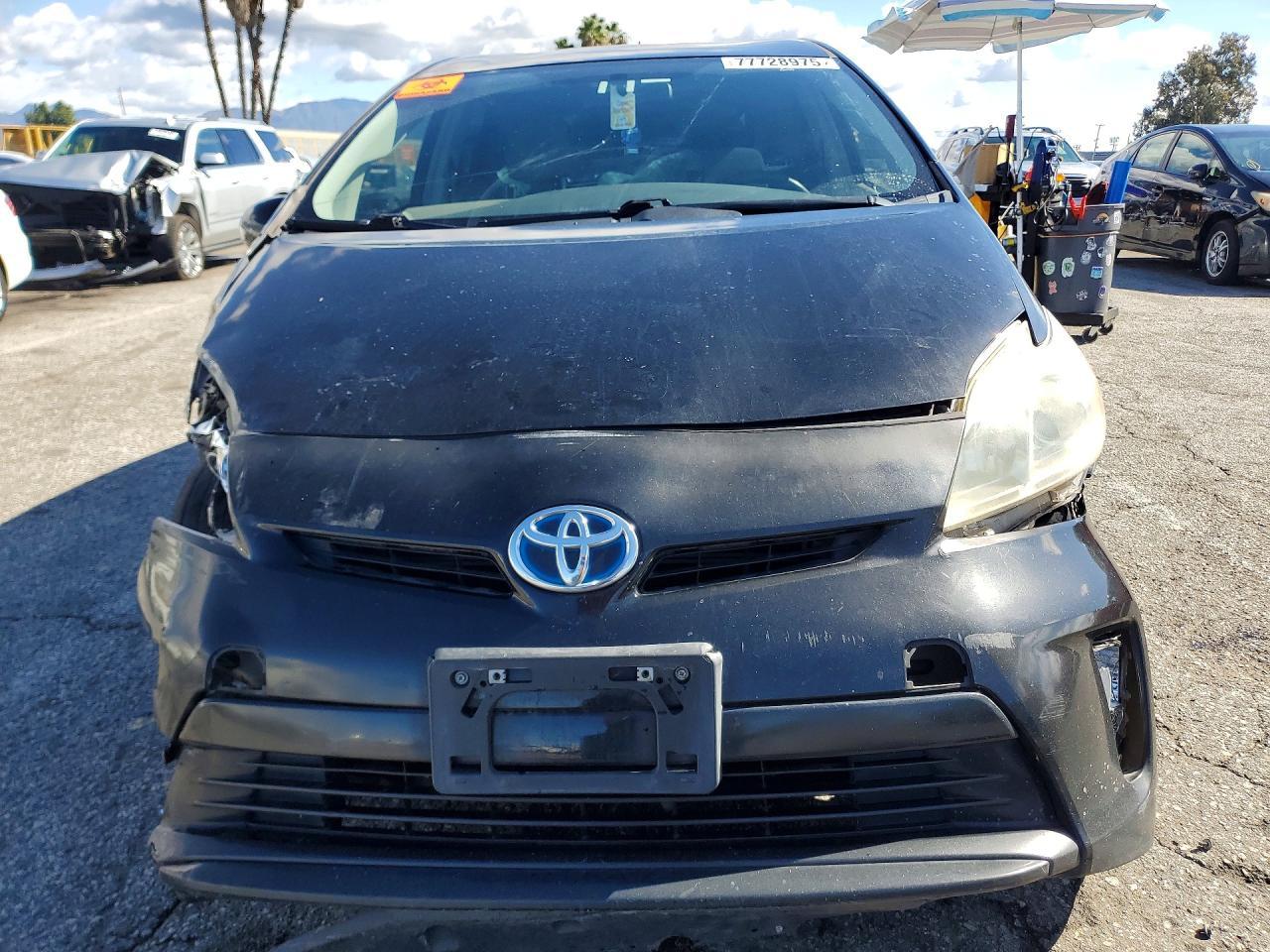 2013 TOYOTA PRIUS