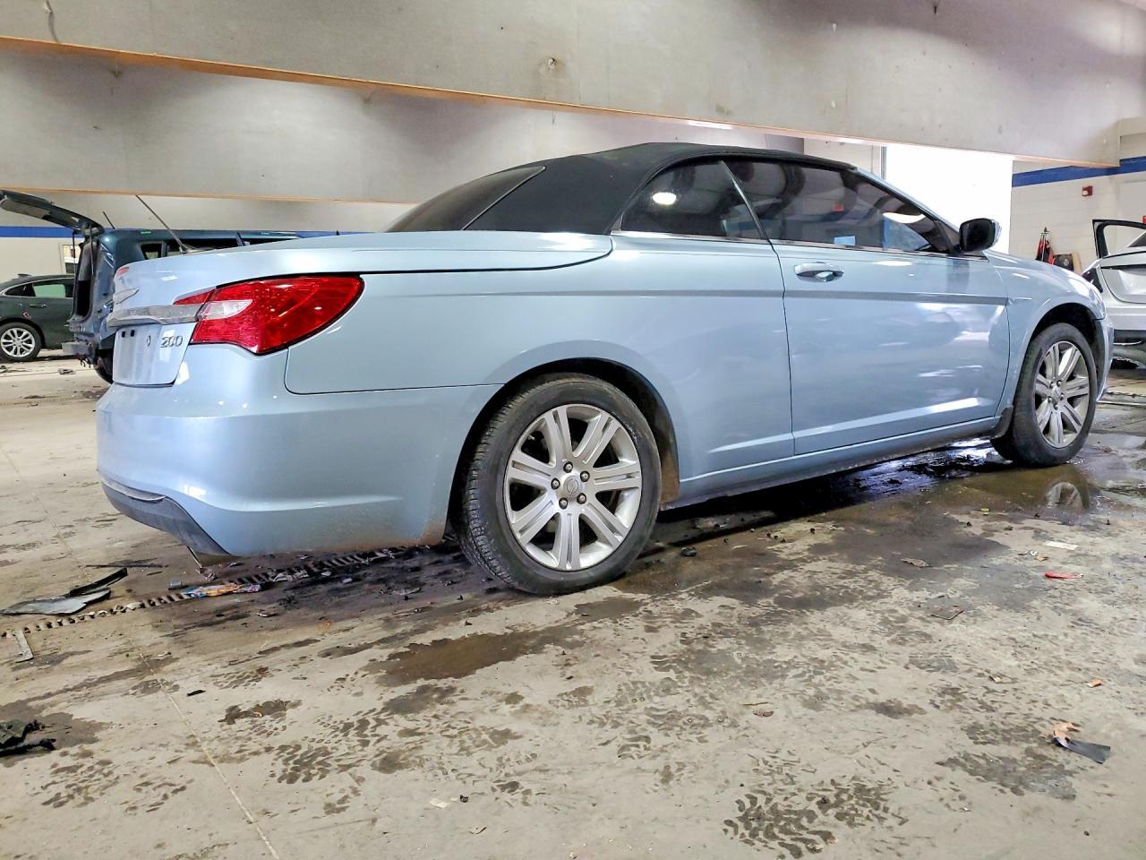 2012 CHRYSLER 200