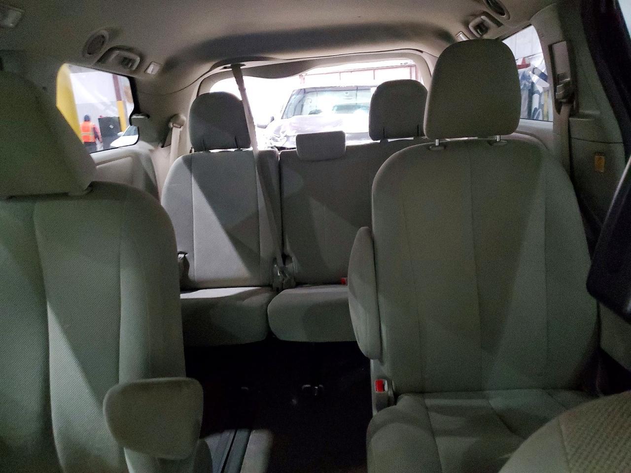 2013 TOYOTA SIENNA