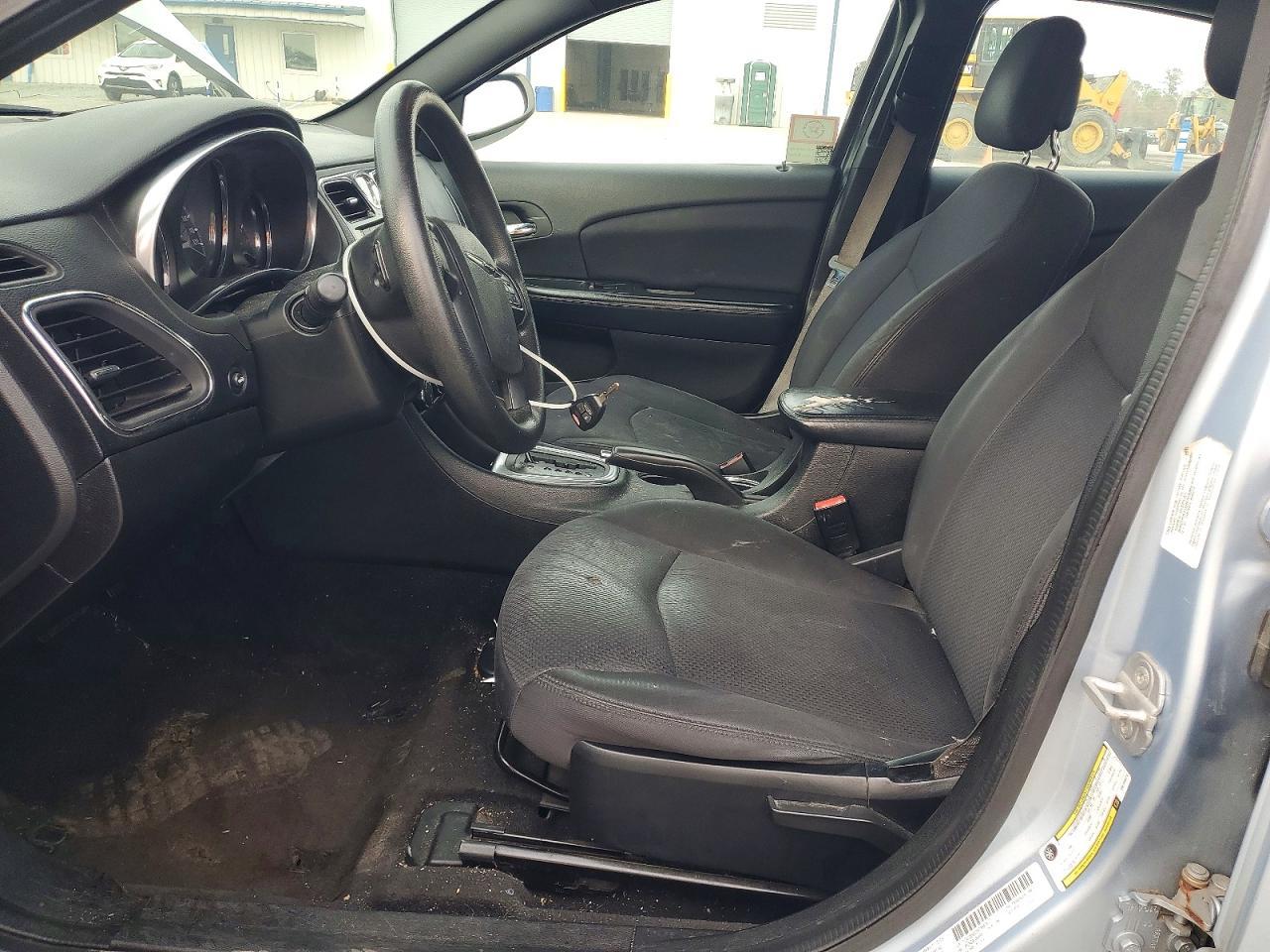 2013 CHRYSLER 200