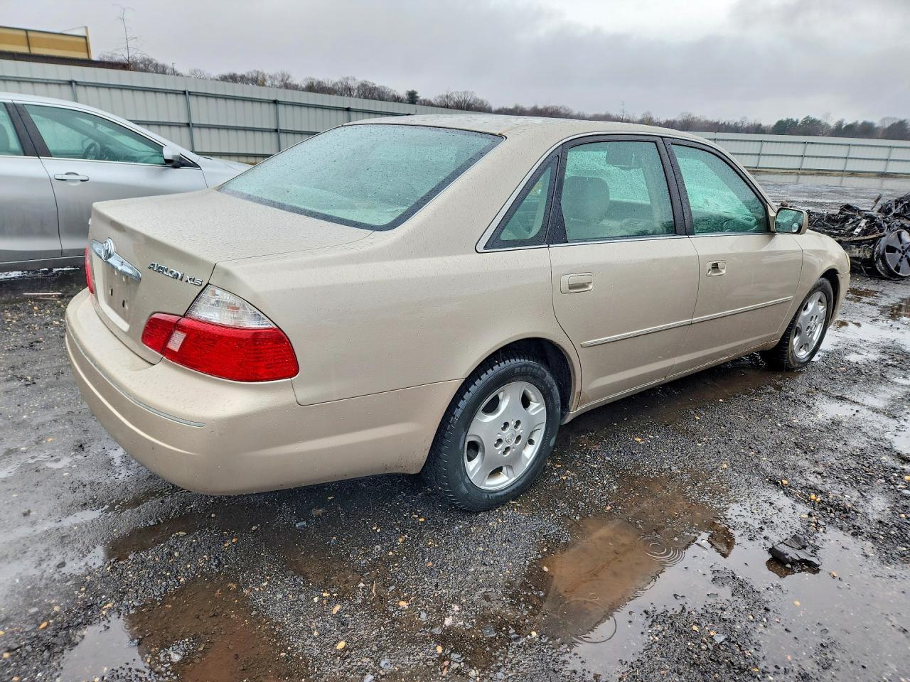 2004 TOYOTA Avalon
