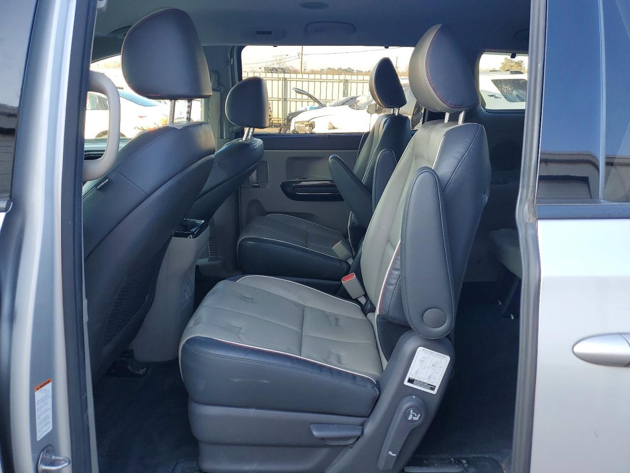 2017 KIA SEDONA