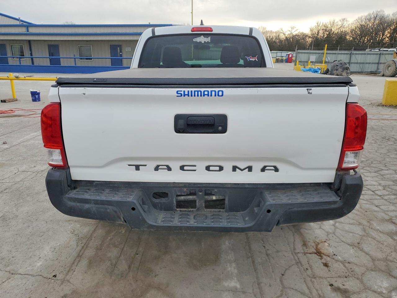 2017 TOYOTA TACOMA