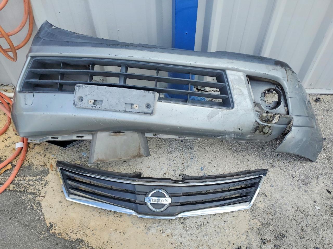2011 NISSAN VERSA