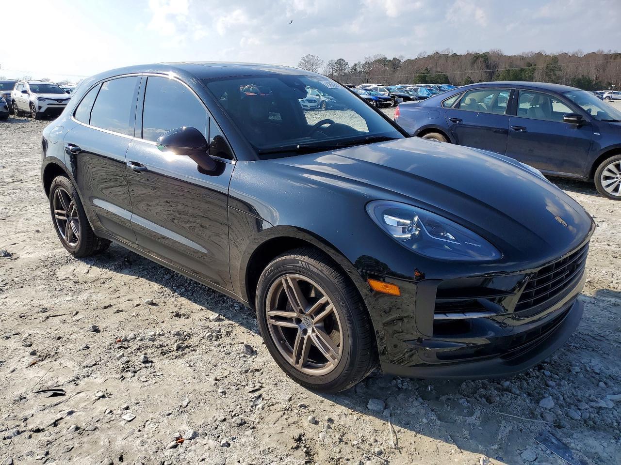 2019 PORSCHE Macan