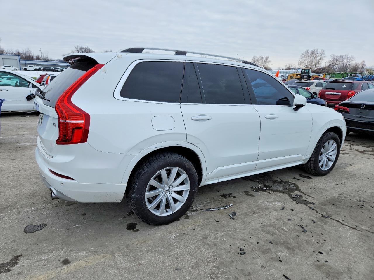 2019 VOLVO XC90