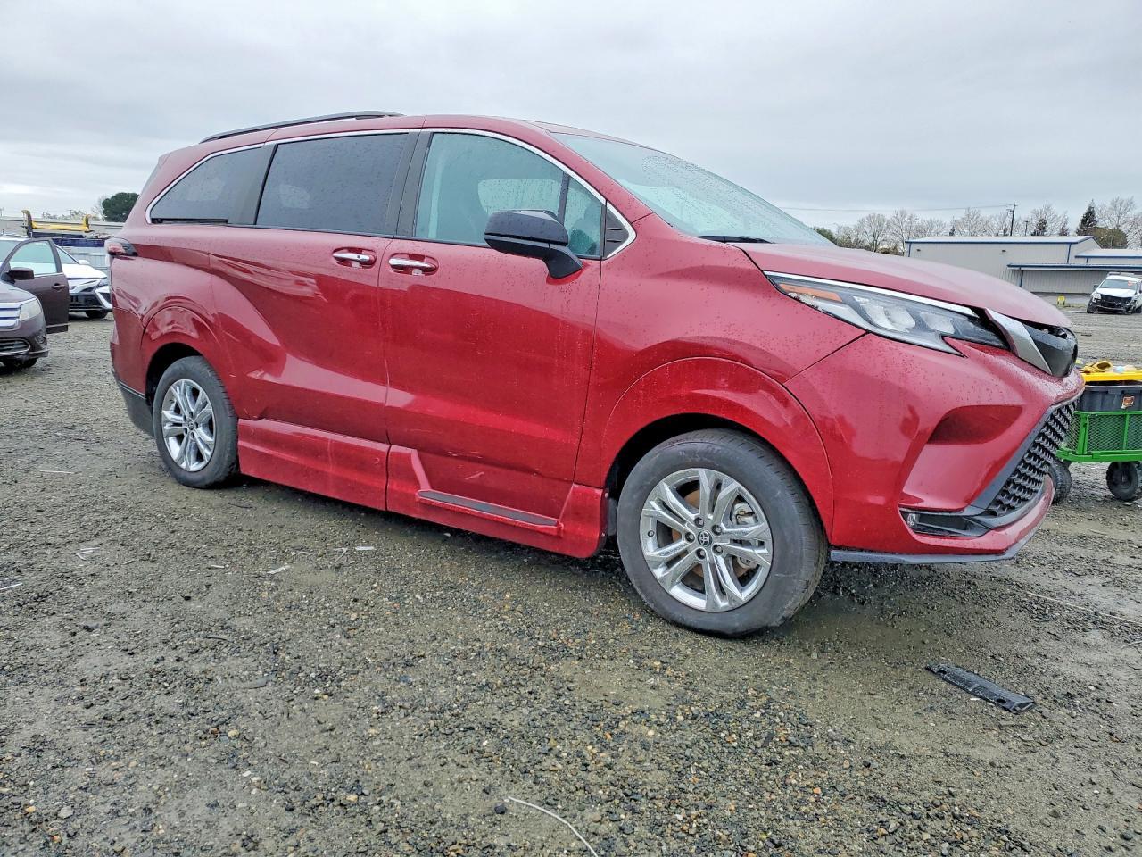 2023 TOYOTA SIENNA