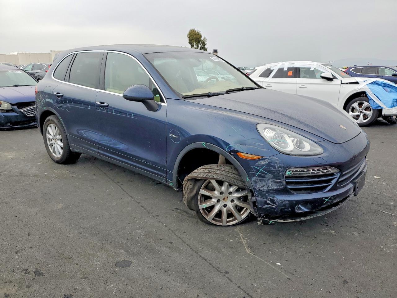 2013 PORSCHE CAYENNE