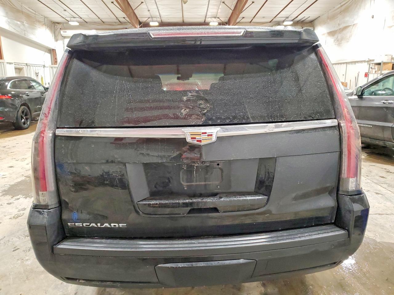 2017 CADILLAC Escalade ESV