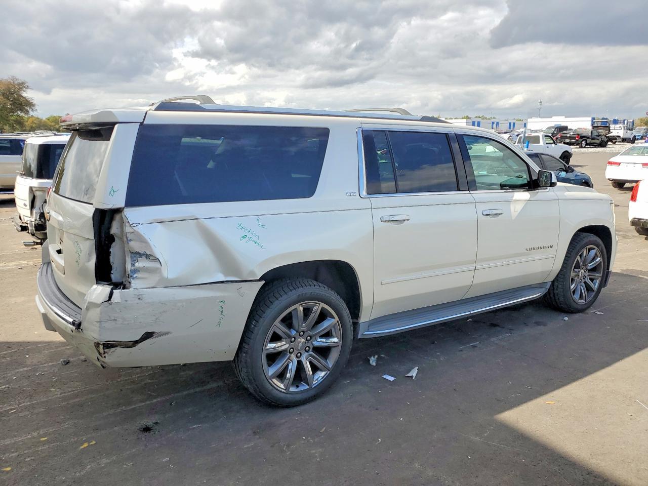 2015 CHEVROLET Suburban