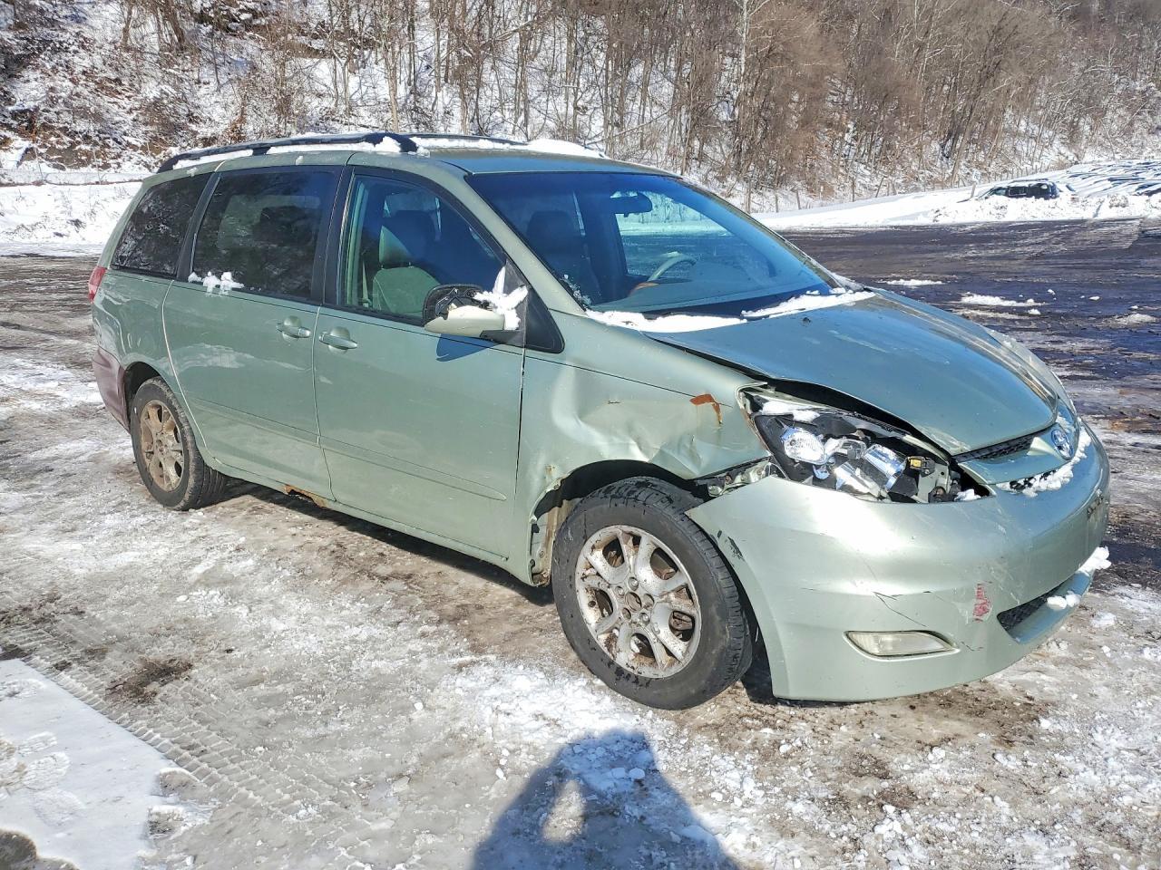 2006 TOYOTA SIENNA