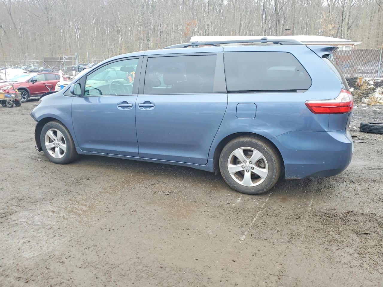 2015 TOYOTA SIENNA