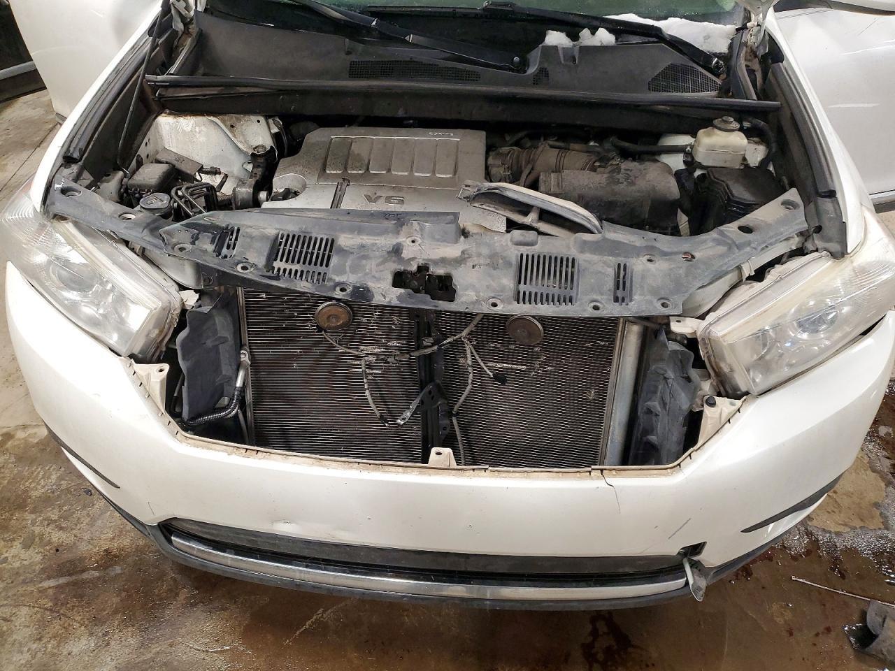 2013 TOYOTA HIGHLANDER