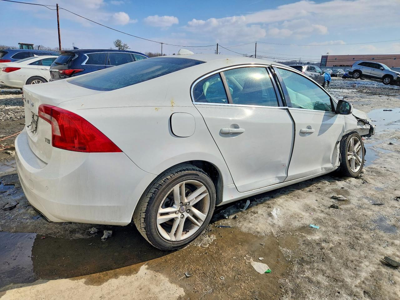 2015 VOLVO S60