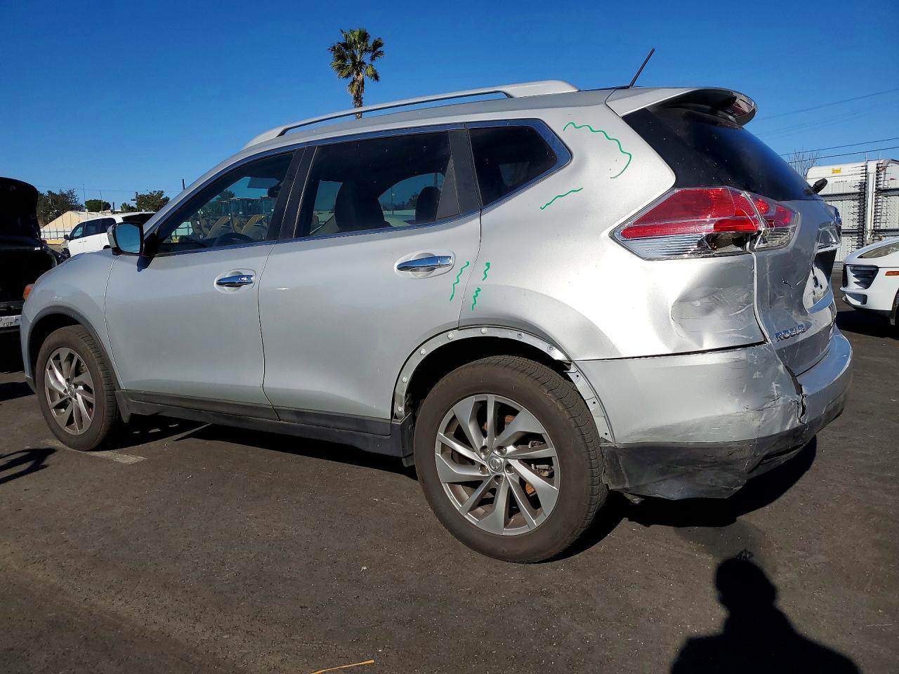 2015 NISSAN ROGUE