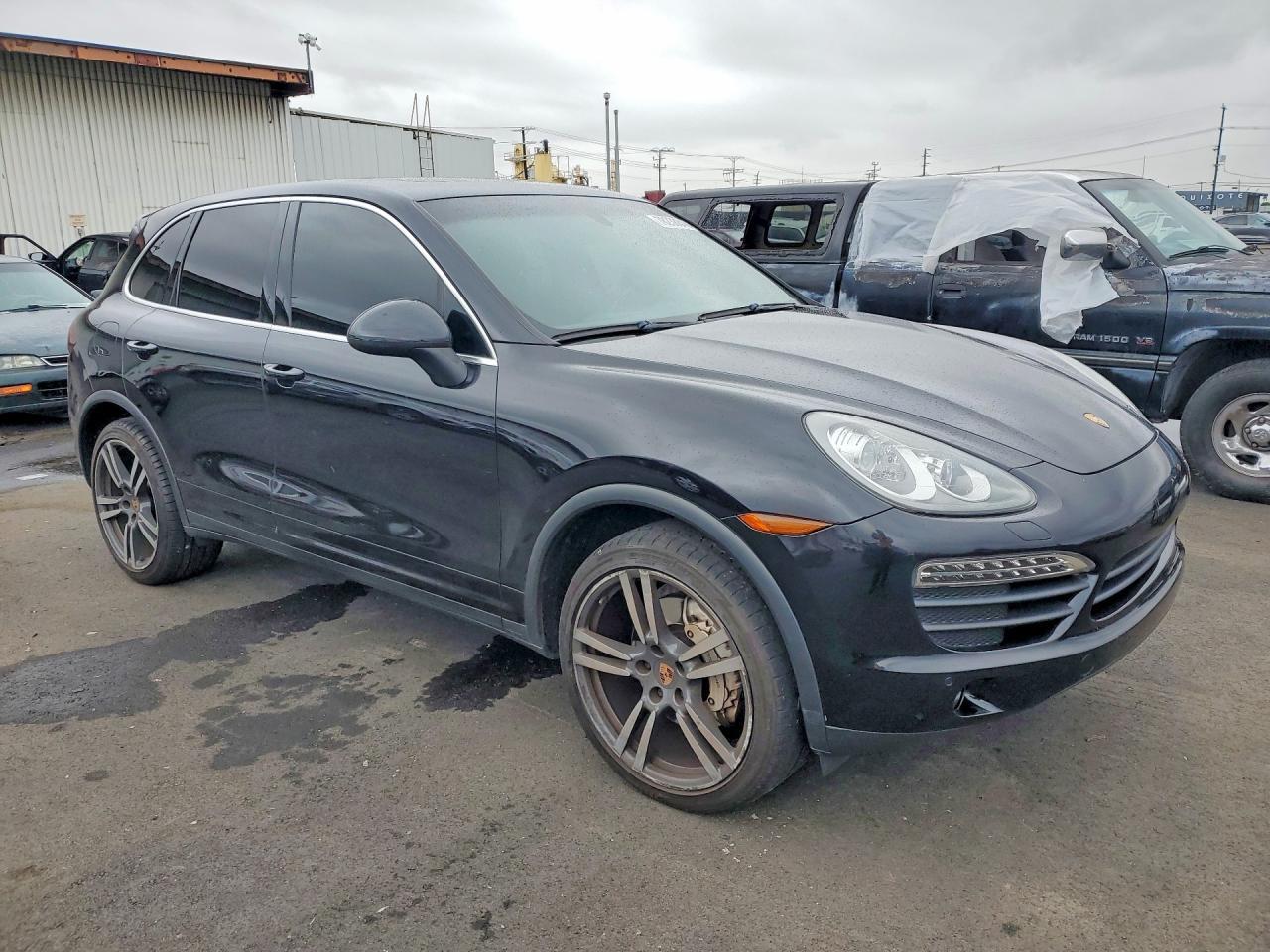 2013 PORSCHE CAYENNE