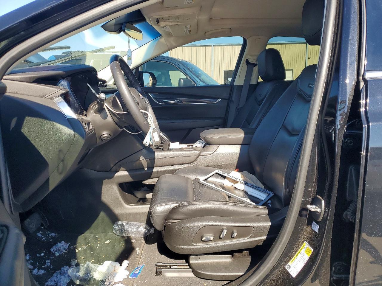 2017 CADILLAC XT5