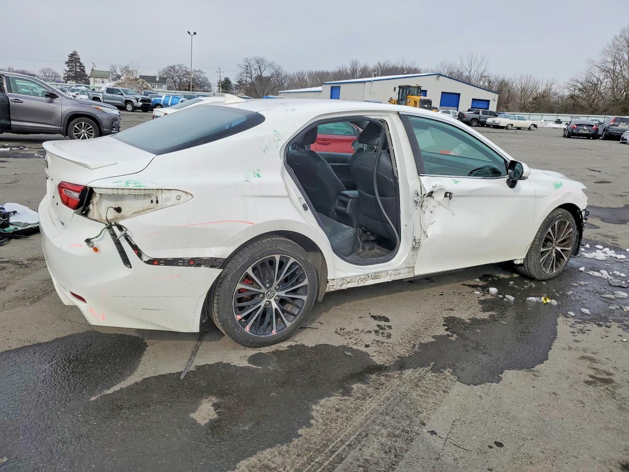 2019 TOYOTA CAMRY