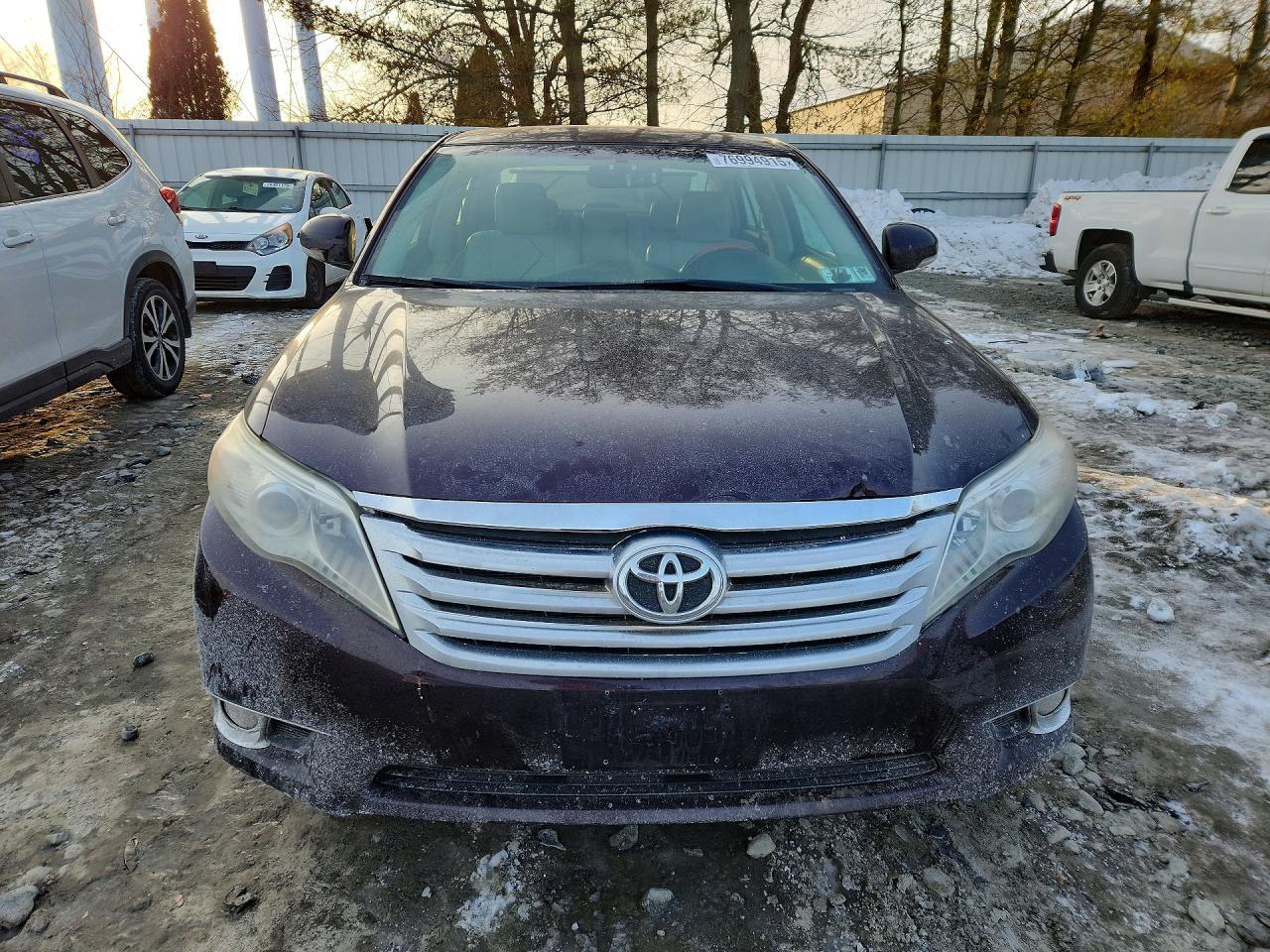 2011 TOYOTA Avalon