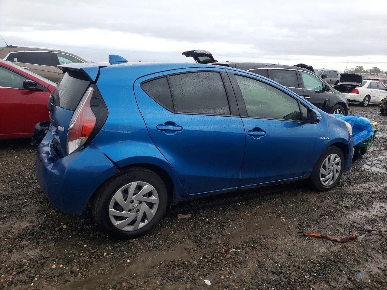 2015 TOYOTA Prius c