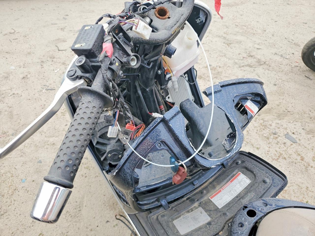 2010 VESPA GTS 300