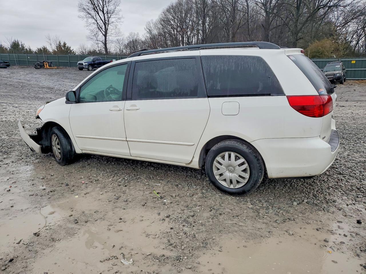 2005 TOYOTA SIENNA