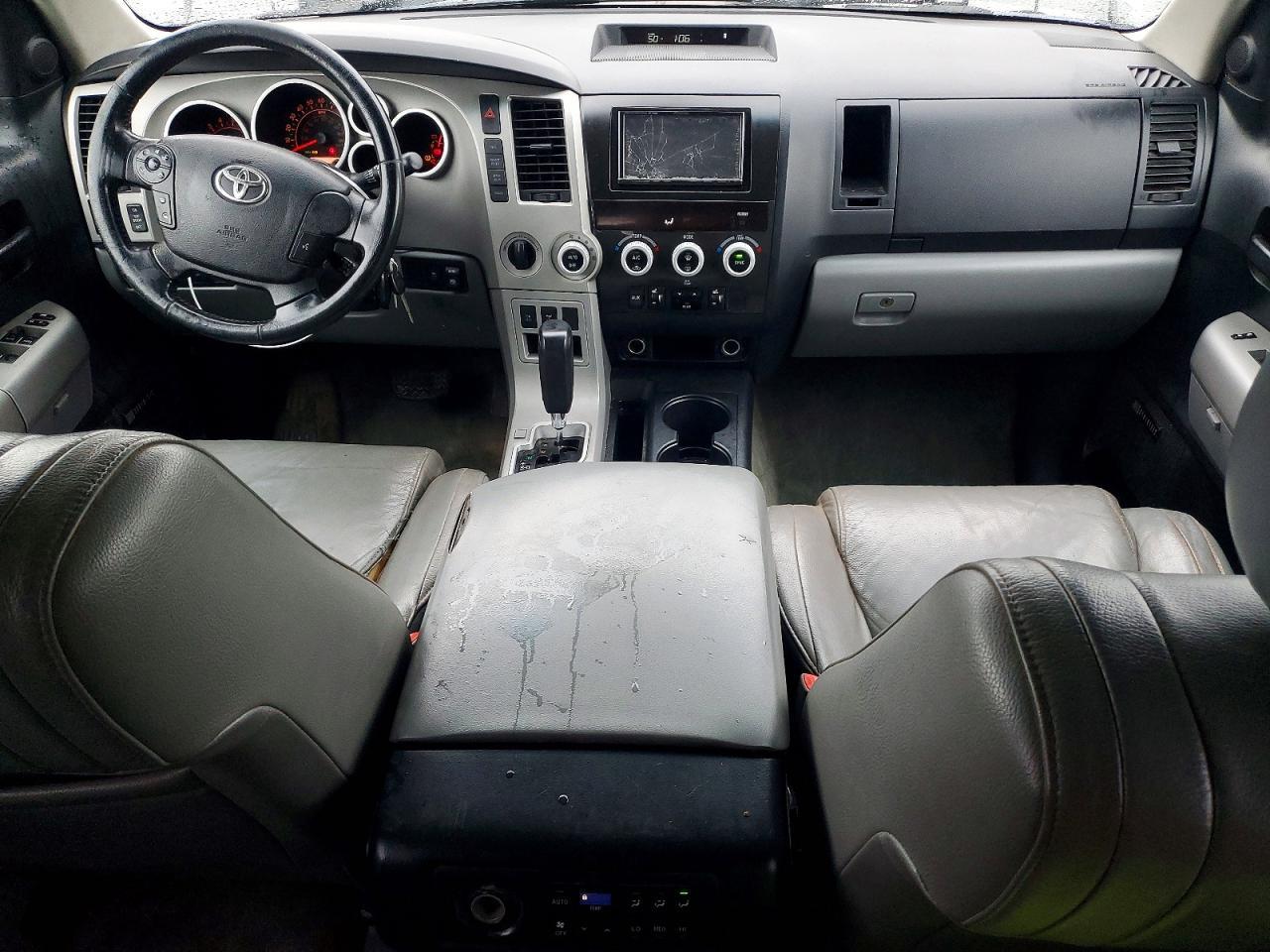 2008 TOYOTA Sequoia
