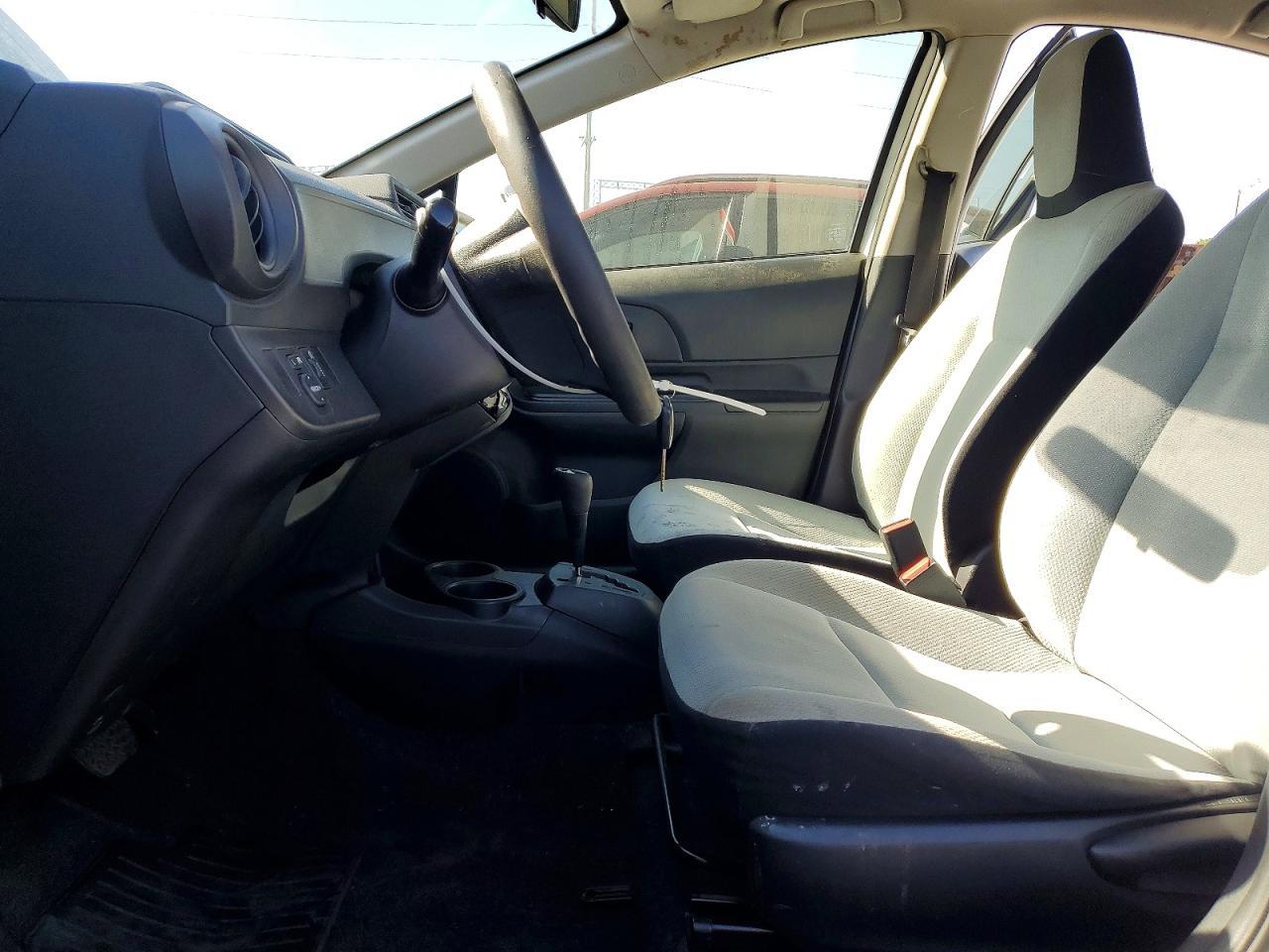 2015 TOYOTA Prius c