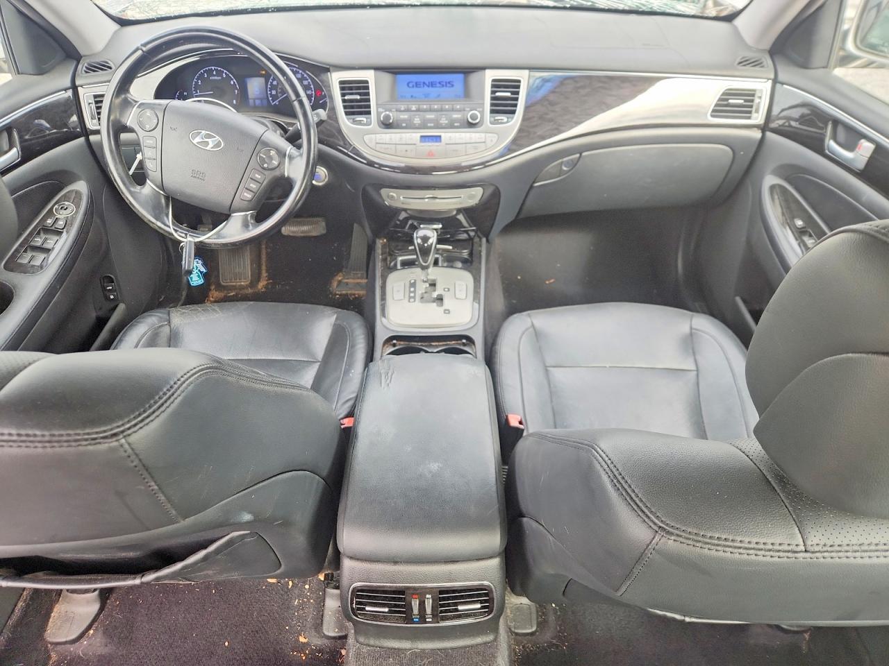 2013 HYUNDAI GENESIS