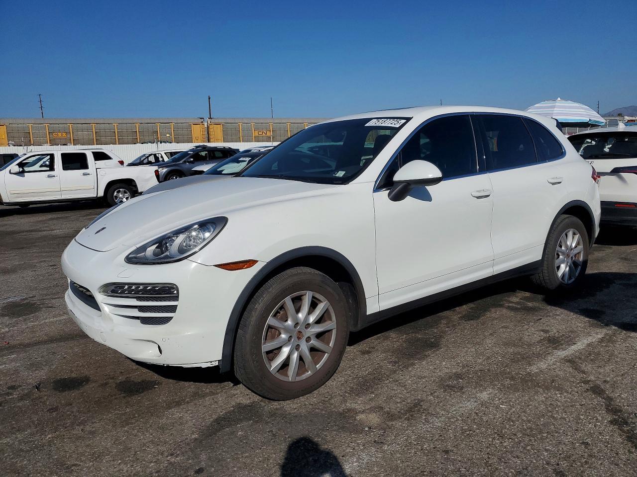 2014 PORSCHE CAYENNE