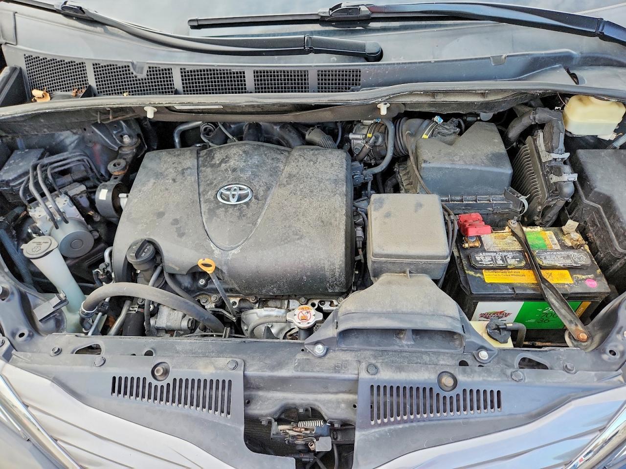2017 TOYOTA SIENNA